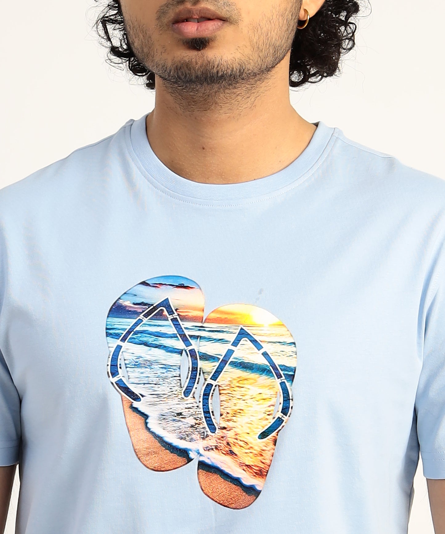 Crew Neck Short Sleeve Graphic T-shirt - Beach Print - Light Sky Blue