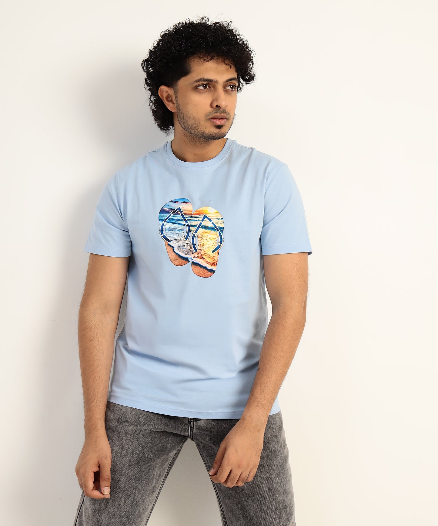Crew Neck Short Sleeve Graphic T-shirt - Beach Print - Light Sky Blue