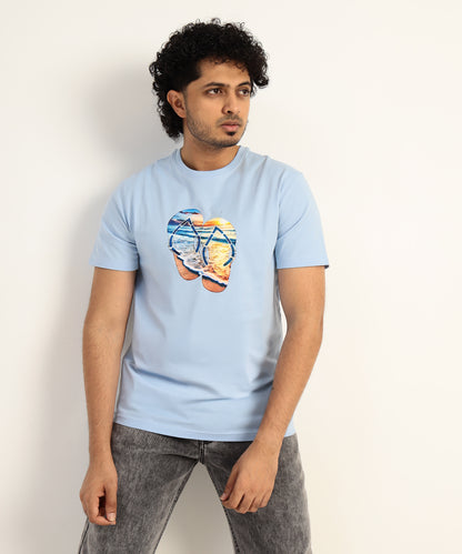 Crew Neck Short Sleeve Graphic T-shirt - Beach Print - Light Sky Blue