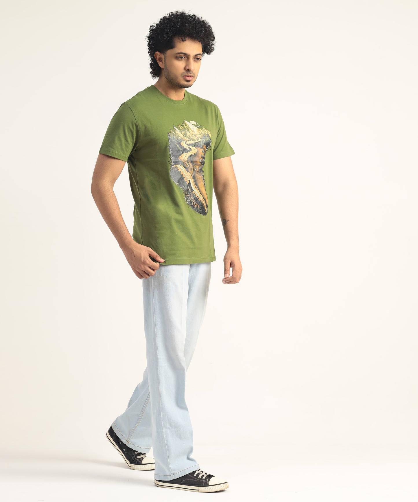 Crew Neck Short Sleeve Graphic T-shirt - Boot Print